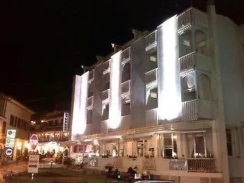 Hotell Everest 2*